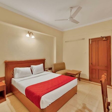 Oyo 10534 Hotel Kanishka Bangalore Exteriör bild