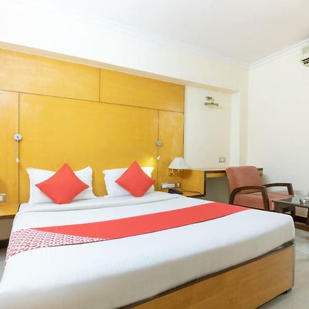 Oyo 10534 Hotel Kanishka Bangalore Exteriör bild