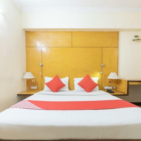Oyo 10534 Hotel Kanishka Bangalore Exteriör bild