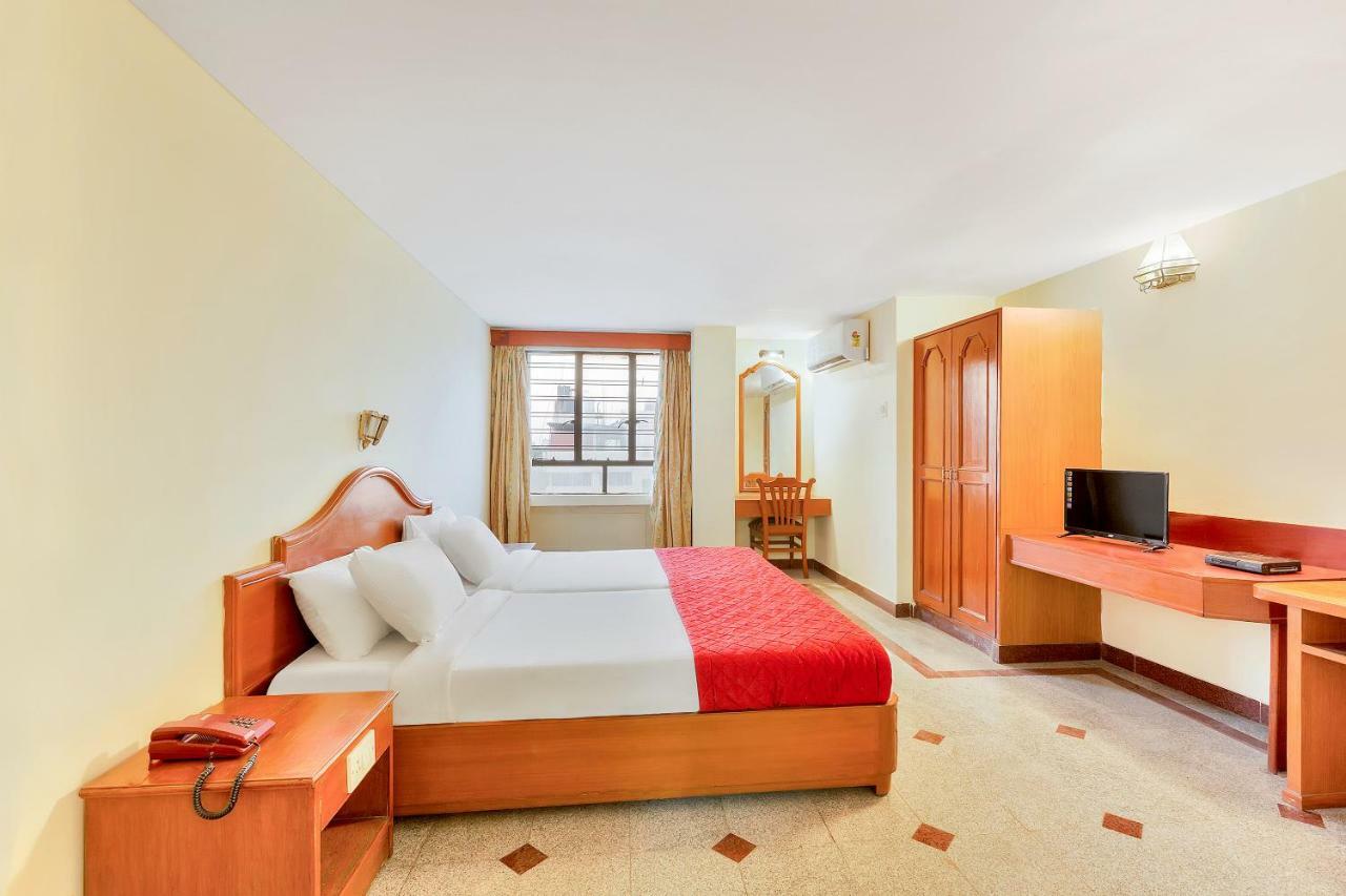 Oyo 10534 Hotel Kanishka Bangalore Exteriör bild