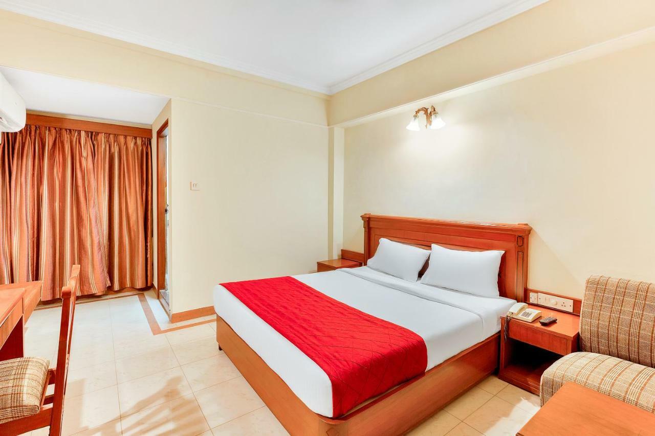 Oyo 10534 Hotel Kanishka Bangalore Exteriör bild