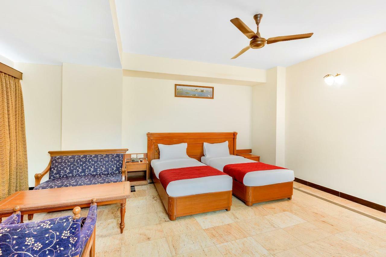 Oyo 10534 Hotel Kanishka Bangalore Exteriör bild
