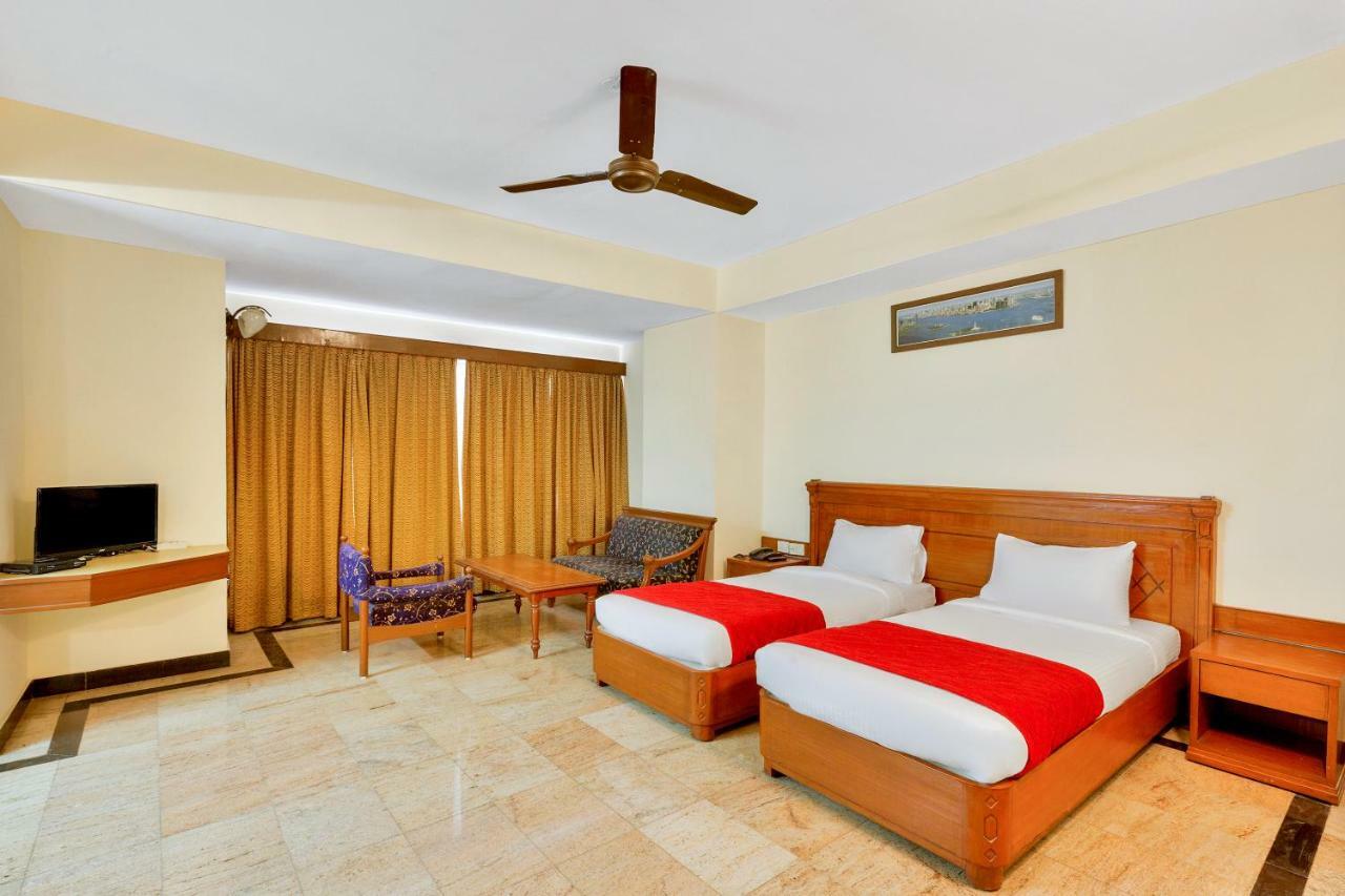 Oyo 10534 Hotel Kanishka Bangalore Exteriör bild