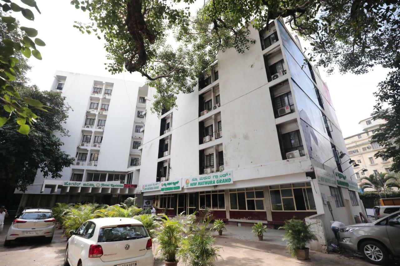 Oyo 10534 Hotel Kanishka Bangalore Exteriör bild