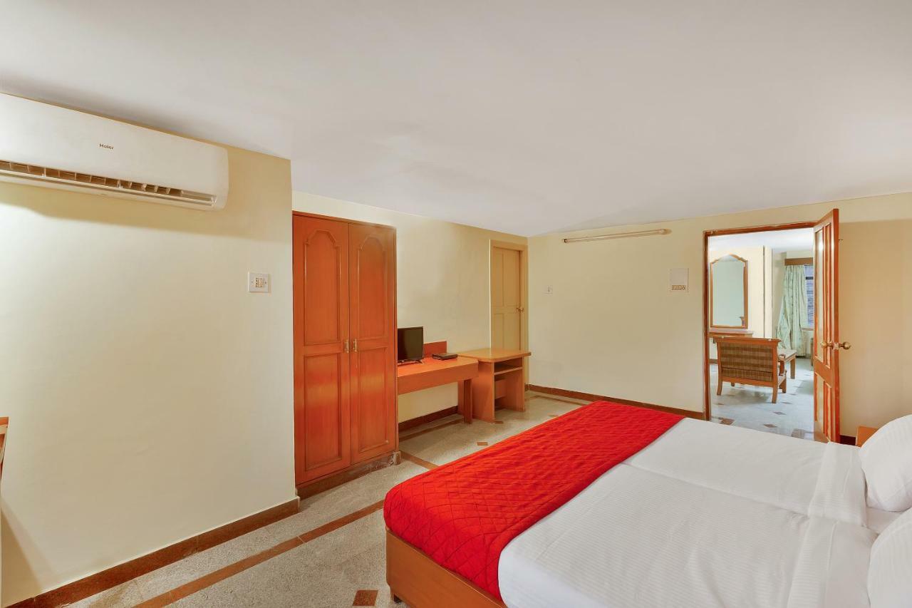 Oyo 10534 Hotel Kanishka Bangalore Exteriör bild